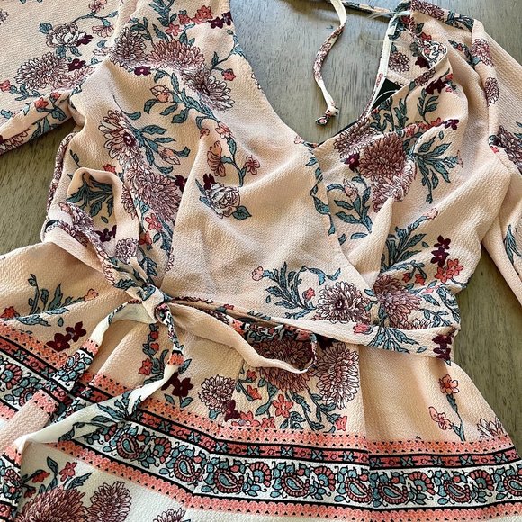 Blush Pink Floral Romper - Small - Picture 3 of 4